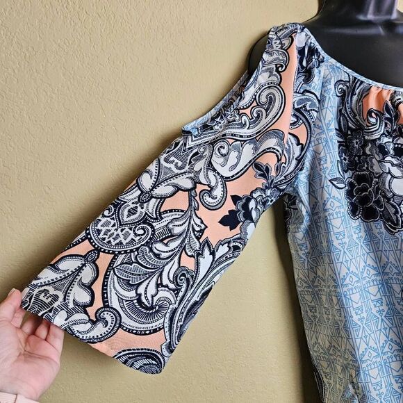 Gibson Latimer Cold Shoulder Top - Picture 2 of 7